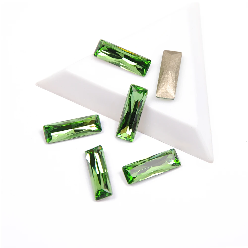 Peridot 4547 Strass rhinestones K9 Glass Crystal Fancy Stones Pointed rhinestones for Diy Jewelry wedding dress
Peridot 4547 Strass rhinestones K9 Glass Crystal Fancy Stones Pointed rhinestones for Diy Jewelry wedding dress