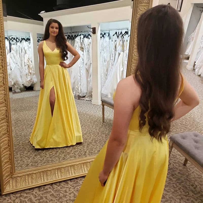 Elegant A-Line V-Neck Yellow Satin Long Prom Dress Hot Sale Sleeveless Evening Dress Plus Size Split Party vestidos de fiesta
Elegant A-Line V-Neck Yellow Satin Long Prom Dress Hot Sale Sleeveless Evening Dress Plus Size Split Party vestidos de fiesta