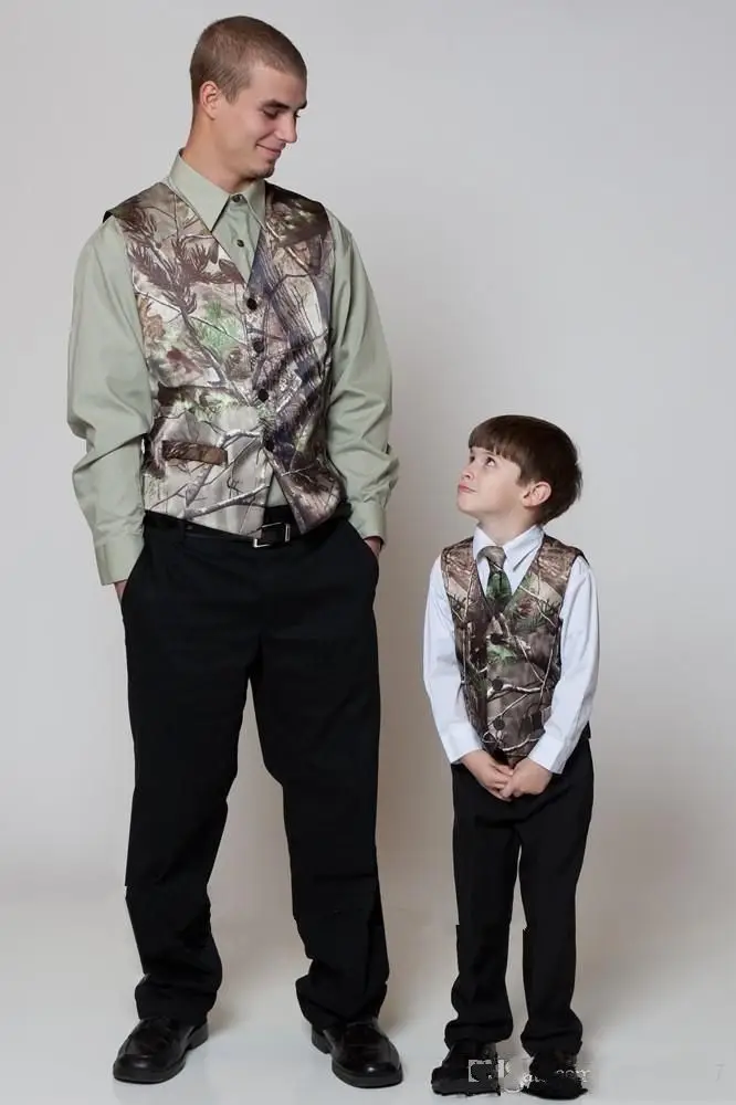 Hot Realtree Camo Mens Vest with Four Buttons Tuxedo Vests for Men Suit Camouflage Custom Mens Wedding Vest for Groom Groomsmen
Hot Realtree Camo Mens Vest with Four Buttons Tuxedo Vests for Men Suit Camouflage Custom Mens Wedding Vest for Groom Groomsmen