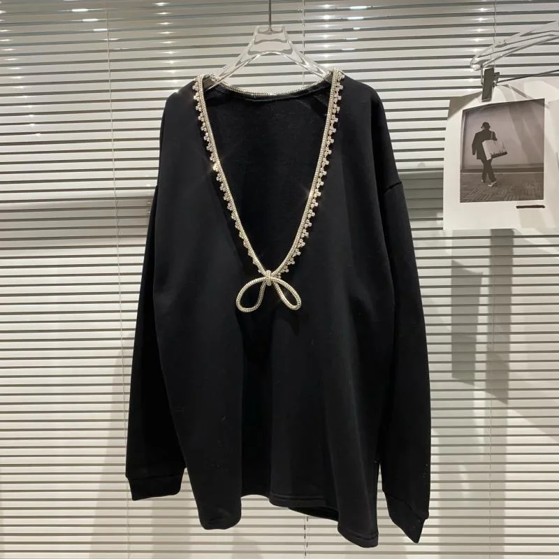 Womens New Fashion Short Loose V-Neck Pullover Long Sleeve T-Shirts Bow Diamonds Design Vintage High Quality Elegant T-Shirts
Womens New Fashion Short Loose V-Neck Pullover Long Sleeve T-Shirts Bow Diamonds Design Vintage High Quality Elegant T-Shirts