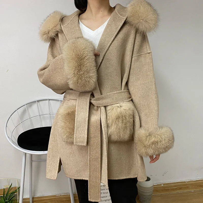 2022 Famous Real Cashmere woolen Coat with Double pockets Hoodie ladies natural fox fur Coats outwear
2022 Famous Real Cashmere woolen Coat with Double pockets Hoodie ladies natural fox fur Coats outwear