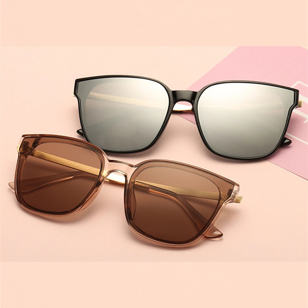 New Fashion Men Women Sunglasses Classic Square Frame Sun Glasses Retro Male Female Shades Luxury Designer Drive Glasses UV400
New Fashion Men Women Sunglasses Classic Square Frame Sun Glasses Retro Male Female Shades Luxury Designer Drive Glasses UV400