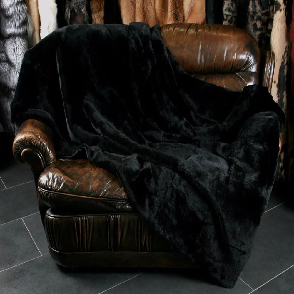 Soft Nautral White Rabbit Fur Throw Blanket Real Fur Rug For Living Room Floor Carpet Bedside Bedroom Floor Mat Decorative
Soft Nautral White Rabbit Fur Throw Blanket Real Fur Rug For Living Room Floor Carpet Bedside Bedroom Floor Mat Decorative