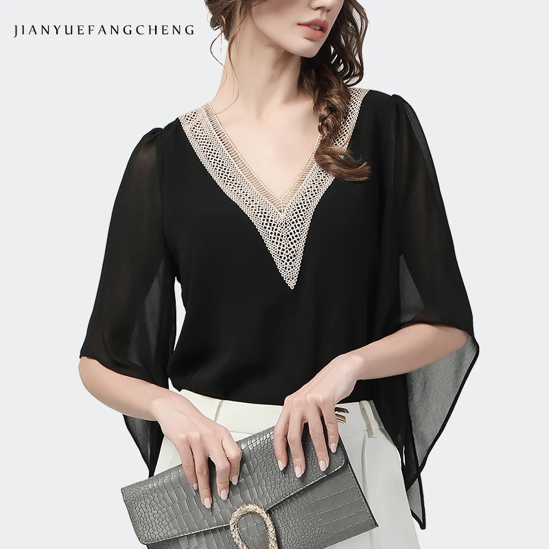 Fashion Summer Women Chiffon Blouse Irregular Cape Type Sleeves Black V-Neck Tops Loose Spliced Lace Edge Female Casual Tops 4XL
Fashion Summer Women Chiffon Blouse Irregular Cape Type Sleeves Black V-Neck Tops Loose Spliced Lace Edge Female Casual Tops 4XL
