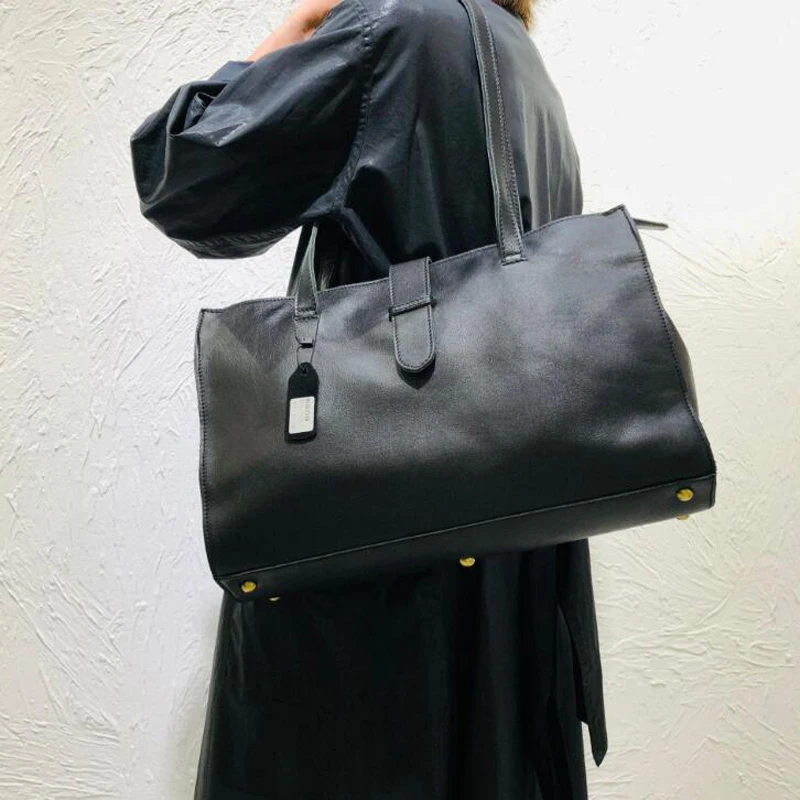 Luxury Genuine Leather Handbag Big Tote for Women Cow Skin Shoulder Bag Double Handle Travel Underarm Female Bag
Luxury Genuine Leather Handbag Big Tote for Women Cow Skin Shoulder Bag Double Handle Travel Underarm Female Bag
