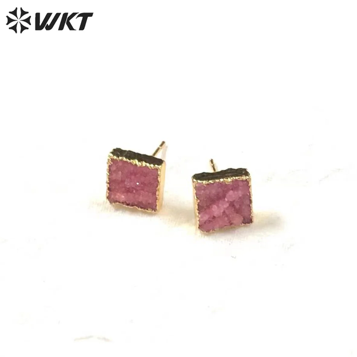 WT-E274 5 пар/Лот Оптовая Продажа 10 мм Серьги с друзой из натурального камня в форме необработанного камня золотые гальванические женские ювелирные изделия в подарок
WT-E274 5 пар/Лот Оптовая Продажа 10 мм Серьги с друзой из натурального камня в форме необработанного камня золотые гальванические женские ювелирные изделия в подарок