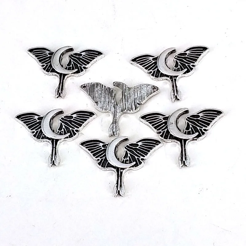 hzew 50pcs new Accessories moon wing moth skull head moth pendant for women man
hzew 50pcs new Accessories moon wing moth skull head moth pendant for women man