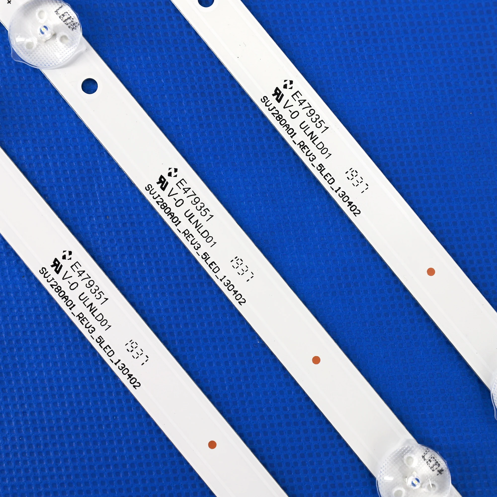 New 1set=3PCS 5LED 530mm LED Backlight Strip for 28inch TV L2830HD 28C2000B SVJ280A01 REV3 130402 M280X13-E1-H
New 1set=3PCS 5LED 530mm LED Backlight Strip for 28inch TV L2830HD 28C2000B SVJ280A01 REV3 130402 M280X13-E1-H