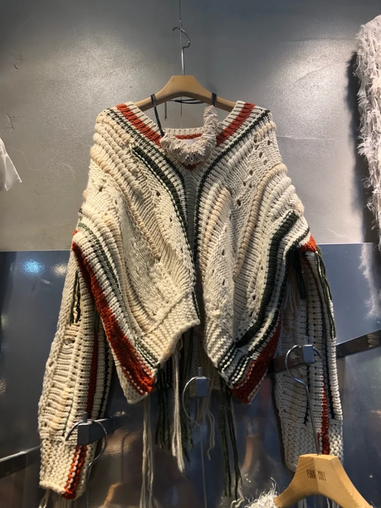 Tassel Knitted Women Sweater Pullovers Winter Vintage Design 2024 V-Neck Thicken Warm Short Female Pulls Outwear Coats Tops
Tassel Knitted Women Sweater Pullovers Winter Vintage Design 2024 V-Neck Thicken Warm Short Female Pulls Outwear Coats Tops