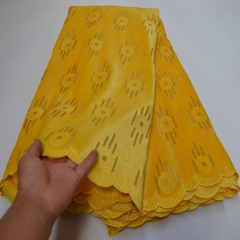 (5yards/pc) high quality soft and smooth yellow African velvet lace fabric with sequins embroidery for party dress VLP014
(5yards/pc) high quality soft and smooth yellow African velvet lace fabric with sequins embroidery for party dress VLP014