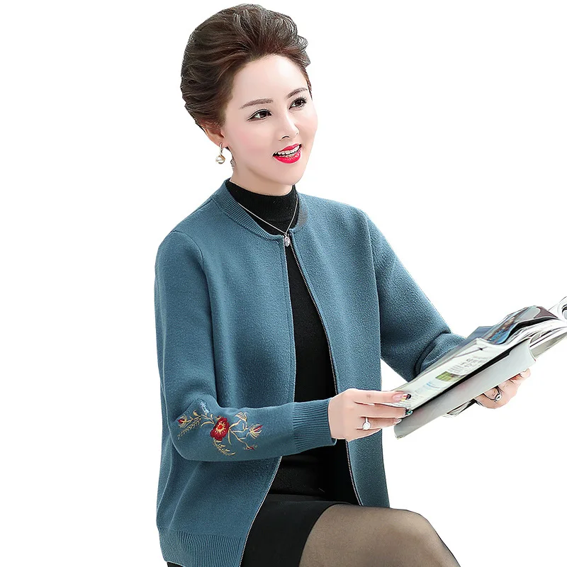 Knitted Cardigan Sweater Middle-Aged Elderly Women's Coat Spring Autumn Embroidery Sweater Jacket Women Outerwear Tops 5XL K181
Knitted Cardigan Sweater Middle-Aged Elderly Women's Coat Spring Autumn Embroidery Sweater Jacket Women Outerwear Tops 5XL K181