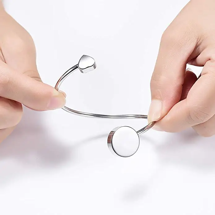 Полированная нержавеющая сталь 316L, пустая круглая коробка, ювелирные изделия для кремации для праха, мемориальная урна, браслет для женщин и девочек - гравировка 
Полированная нержавеющая сталь 316L, пустая круглая коробка, ювелирные изделия для кремации для праха, мемориальная урна, браслет для женщин и девочек - гравировка