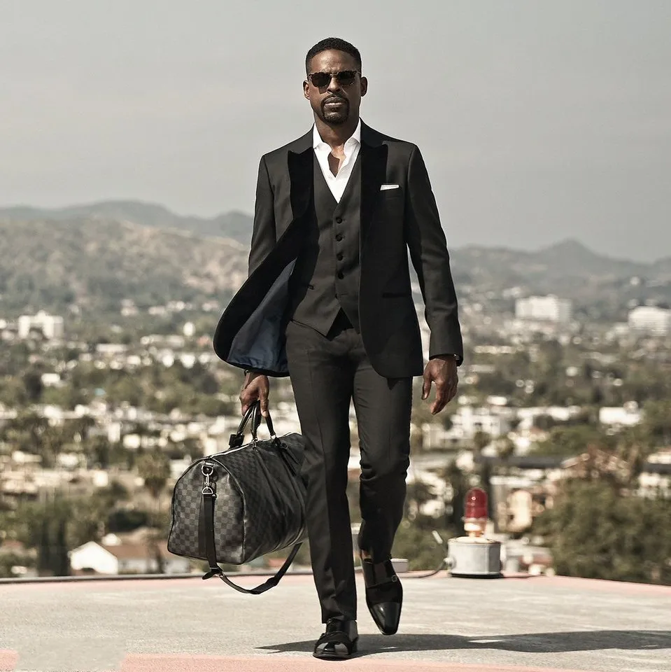 Black Three Pieces Men's Suits Peaked Lapel Formal Tuxedos For Male Clothing With Trousers Prom Blazers (Jacket+Pants+Vest)
Black Three Pieces Men's Suits Peaked Lapel Formal Tuxedos For Male Clothing With Trousers Prom Blazers (Jacket+Pants+Vest)