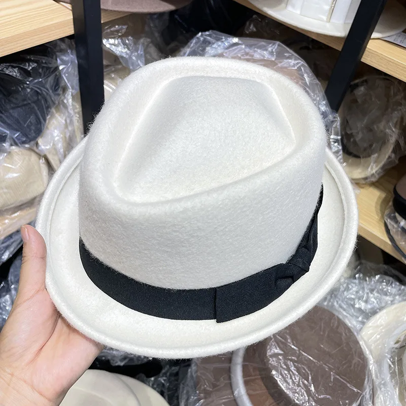 New Wool Fedora Hat Women Ribbon Band Men Hats Wide Brim Classic Beige White Wedding Church Hip Hop Winter Women's Panama Jazz
New Wool Fedora Hat Women Ribbon Band Men Hats Wide Brim Classic Beige White Wedding Church Hip Hop Winter Women's Panama Jazz