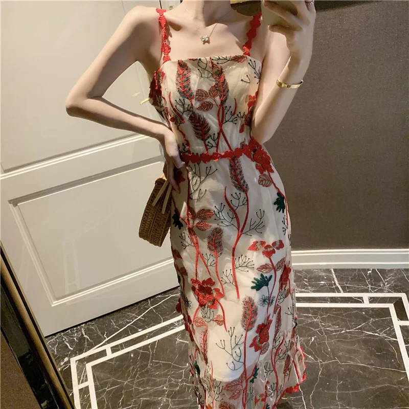 Sexy Sling Seaside Vacation Beach Dress 2021 Summer Women Flower Embroidered Mesh Stitching Vintage Boho Paty Dress
Sexy Sling Seaside Vacation Beach Dress 2021 Summer Women Flower Embroidered Mesh Stitching Vintage Boho Paty Dress