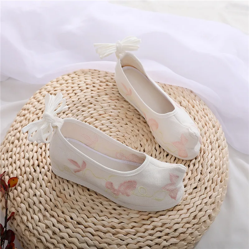 Ancient Chinese Traditional Hanfu Embroidery Canvas Flat Shoes Wedding Women Tang Song Dynasty Ankle Strap Shoes
Ancient Chinese Traditional Hanfu Embroidery Canvas Flat Shoes Wedding Women Tang Song Dynasty Ankle Strap Shoes