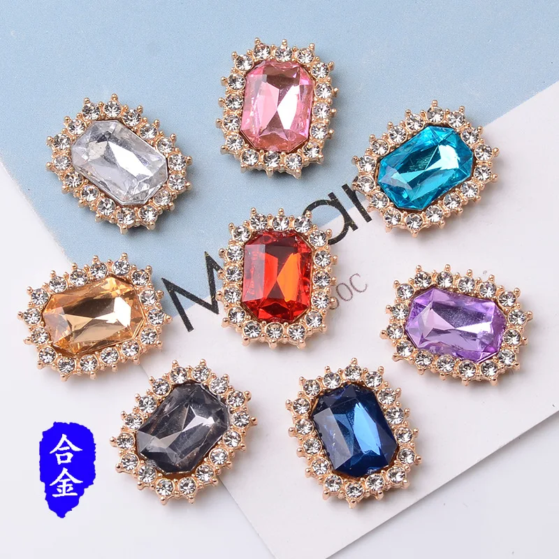 50pcs/lot Alloy Gold color with Crystal Rectangle Shape Charm For Clothing DIY Jewelry Making Finding Charms Accessories
50pcs/lot Alloy Gold color with Crystal Rectangle Shape Charm For Clothing DIY Jewelry Making Finding Charms Accessories