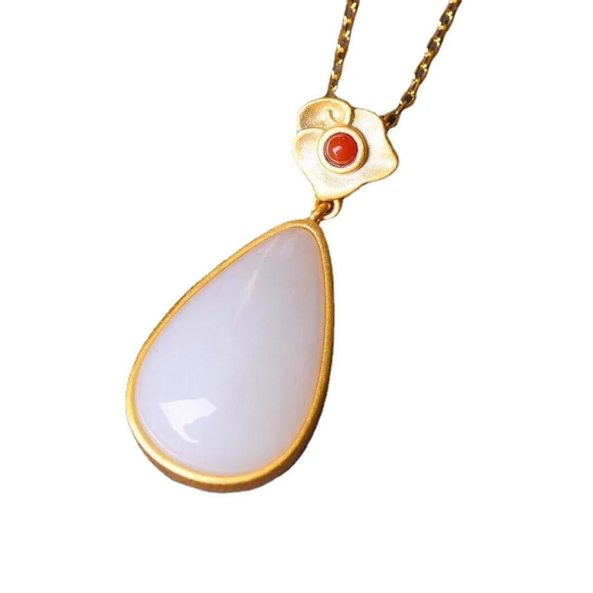 Женское винтажное ожерелье из серебра 925 пробы с нефритом 
Женское винтажное ожерелье из серебра 925 пробы с нефритом