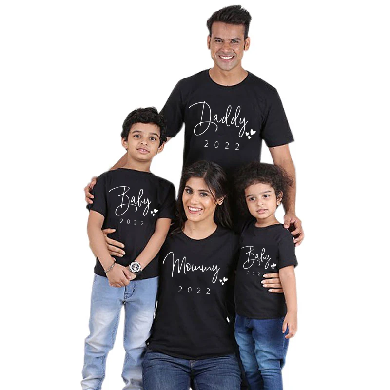 Funny New Daddy Mommy Baby 2022 Family Look love Casual Family Tshirt Mother Father Baby Kid Matchinging Family Outfits T shirts
Funny New Daddy Mommy Baby 2022 Family Look love Casual Family Tshirt Mother Father Baby Kid Matchinging Family Outfits T shirts