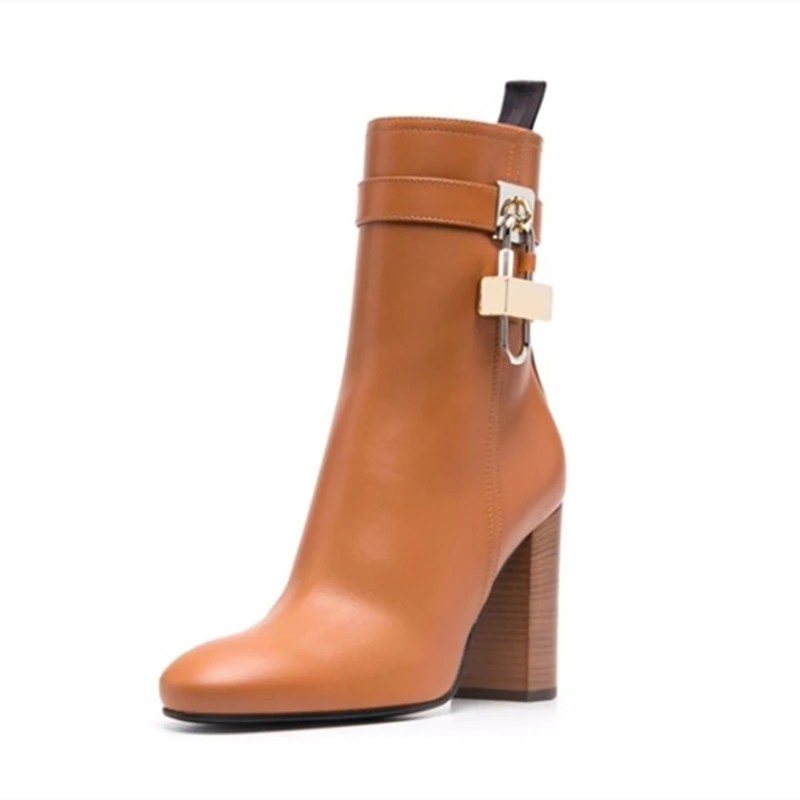 2021 Autumn Winter New Boots Big Size 43 Chunky High Heel Fashion Booty Ankle Lock Work Boots
2021 Autumn Winter New Boots Big Size 43 Chunky High Heel Fashion Booty Ankle Lock Work Boots
