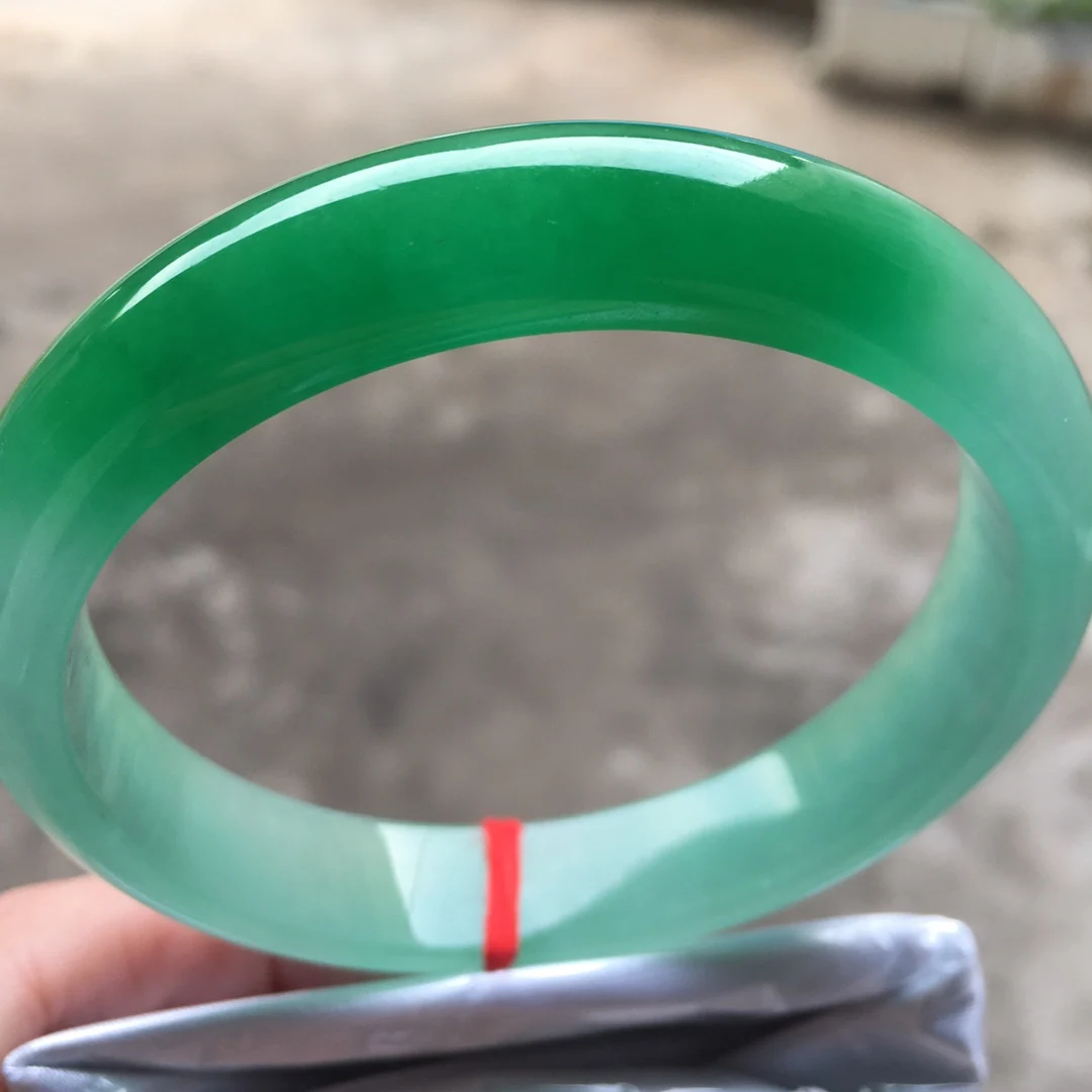 Koraba Certified (Grade A)100% Natural Jadeite JADE Bracelet Women Bangle
Koraba Certified (Grade A)100% Natural Jadeite JADE Bracelet Women Bangle