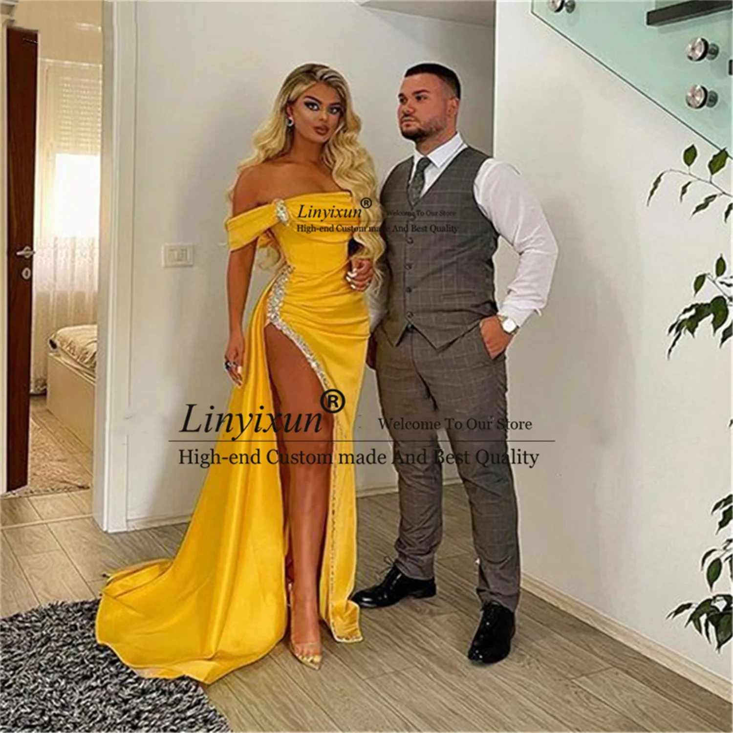 Sexy Mermaid Prom Dresses With Silver Crystals Boat Neck High Slit 2021 Long Formal Evening Party Gown Plus Size robes de soirée
Sexy Mermaid Prom Dresses With Silver Crystals Boat Neck High Slit 2021 Long Formal Evening Party Gown Plus Size robes de soirée