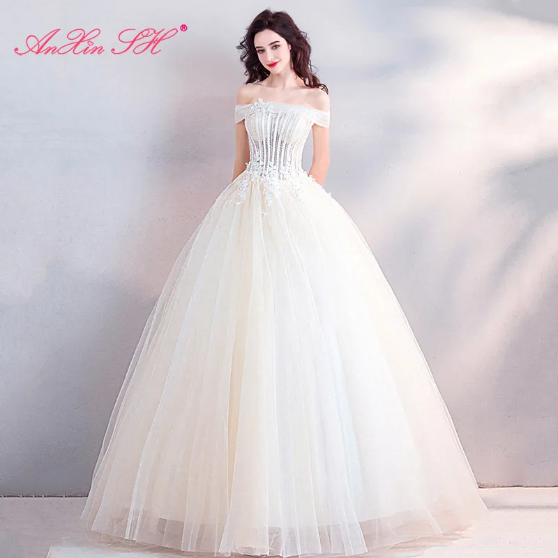 AnXin SH Princess vintage flower lace white wedding dress luxury beading crystal boat neck illusion lace wedding dress 2078
AnXin SH Princess vintage flower lace white wedding dress luxury beading crystal boat neck illusion lace wedding dress 2078