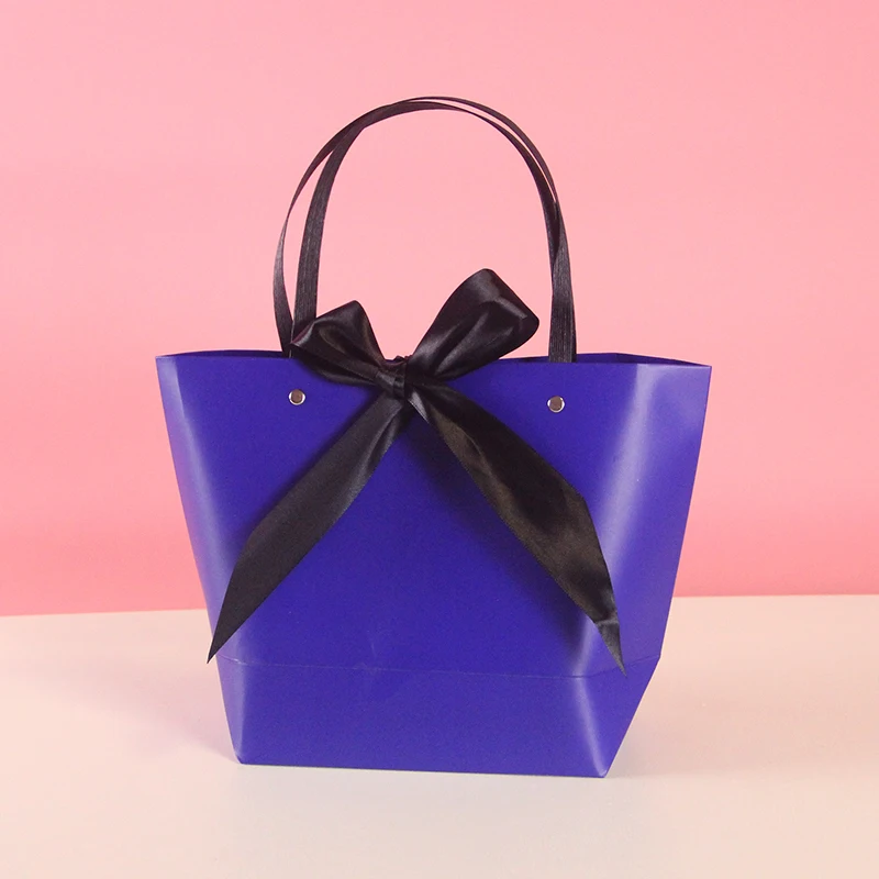(50 pieces/lot 2021) new arrival quality bowknot paper gift shopping bag with handles
(50 pieces/lot 2021) new arrival quality bowknot paper gift shopping bag with handles