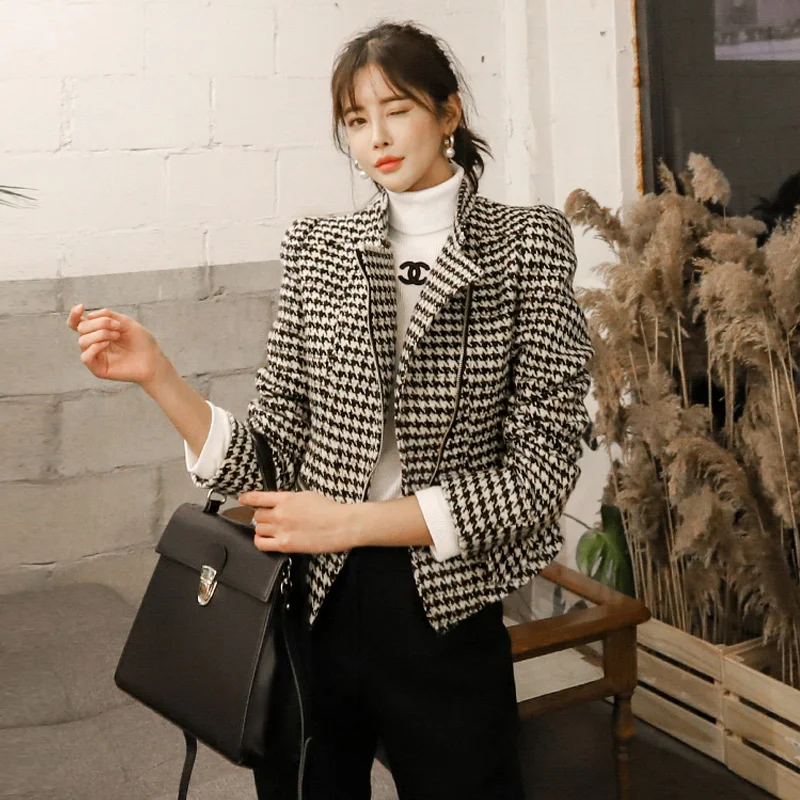 Plaid short suit jacket women 2020 autumn and winter new Korean style temperament Hong Kong retro British style small suit
Plaid short suit jacket women 2020 autumn and winter new Korean style temperament Hong Kong retro British style small suit