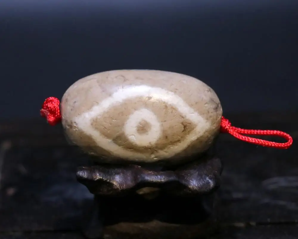 Treasure Magic LKbrother Power Magic Tibetan old Agate Gray skin Dragon Eye dZi Bead Pendant A
Treasure Magic LKbrother Power Magic Tibetan old Agate Gray skin Dragon Eye dZi Bead Pendant A
