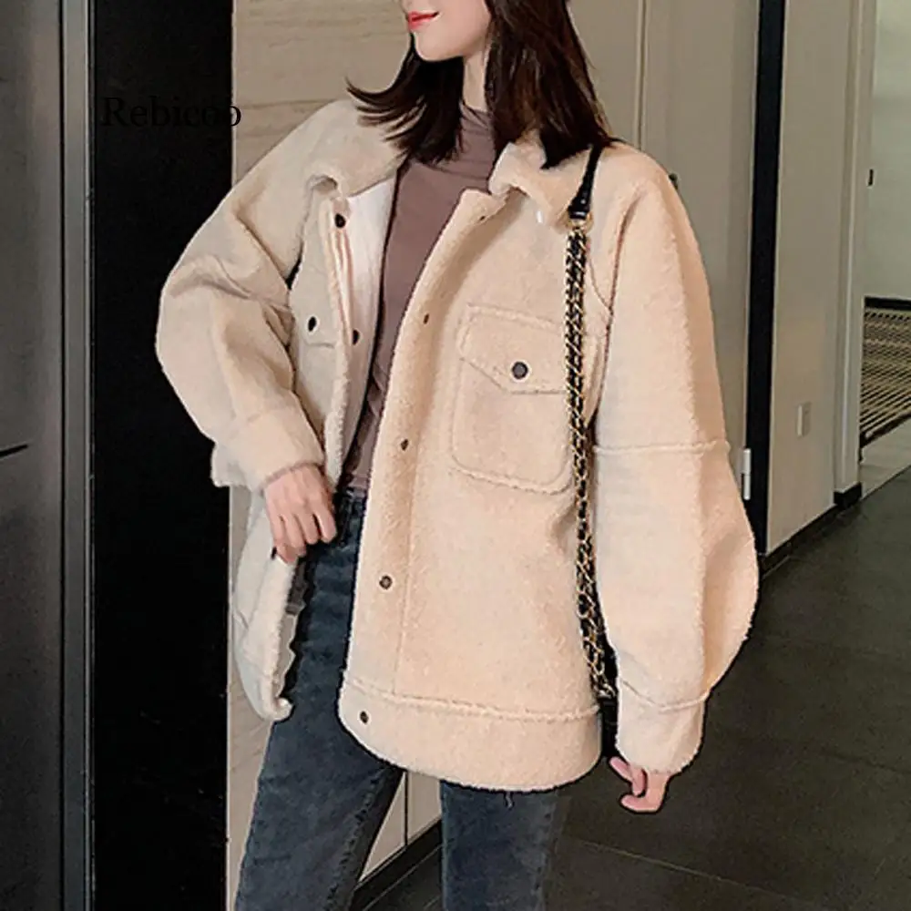 Women winter warm Outwear Long Sleeves Lamb Hair Lapel Coat Plush Jacket Overcoat solid Korea style pocket high quality tops
Women winter warm Outwear Long Sleeves Lamb Hair Lapel Coat Plush Jacket Overcoat solid Korea style pocket high quality tops