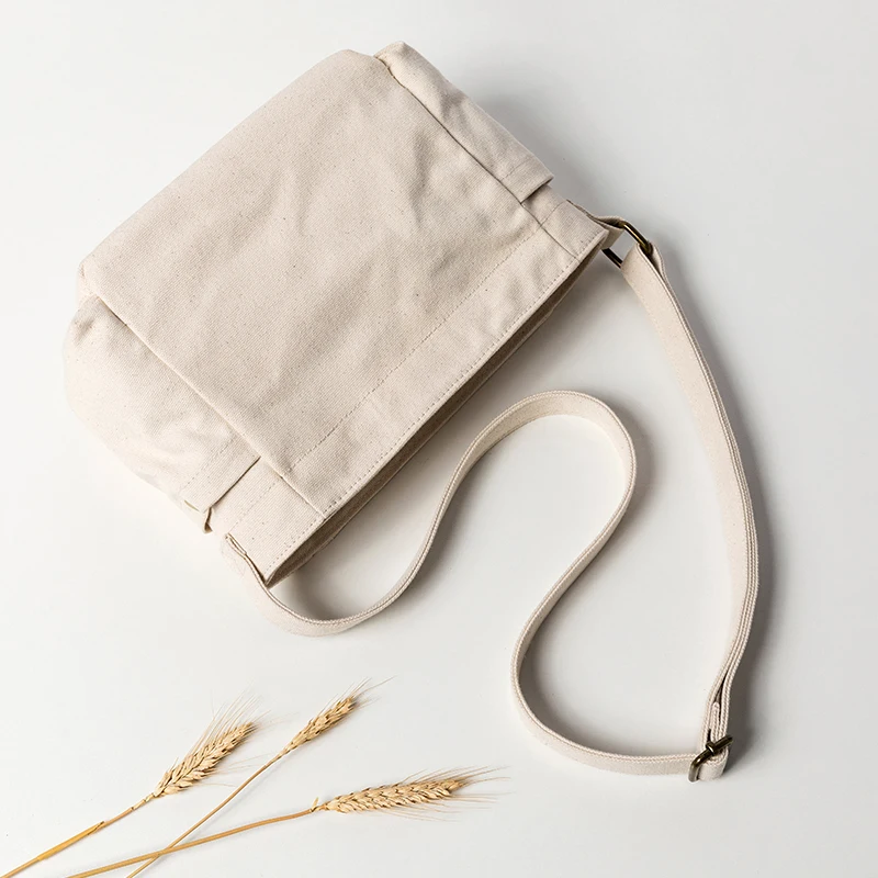 Japanese canvas women bag fashion messenger bag student ins literary small fresh women bag
Japanese canvas women bag fashion messenger bag student ins literary small fresh women bag