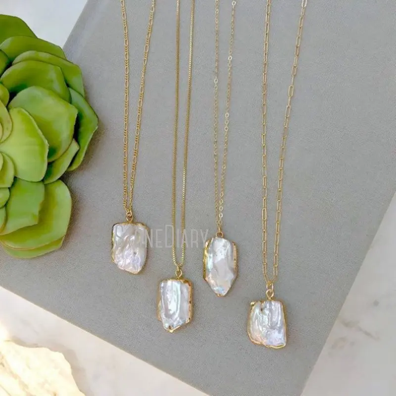 NM31408 Dainty Freshwater Pearl Free Form Pendant Gold Color Chain Necklace Minimalist Wedding Gift
NM31408 Dainty Freshwater Pearl Free Form Pendant Gold Color Chain Necklace Minimalist Wedding Gift