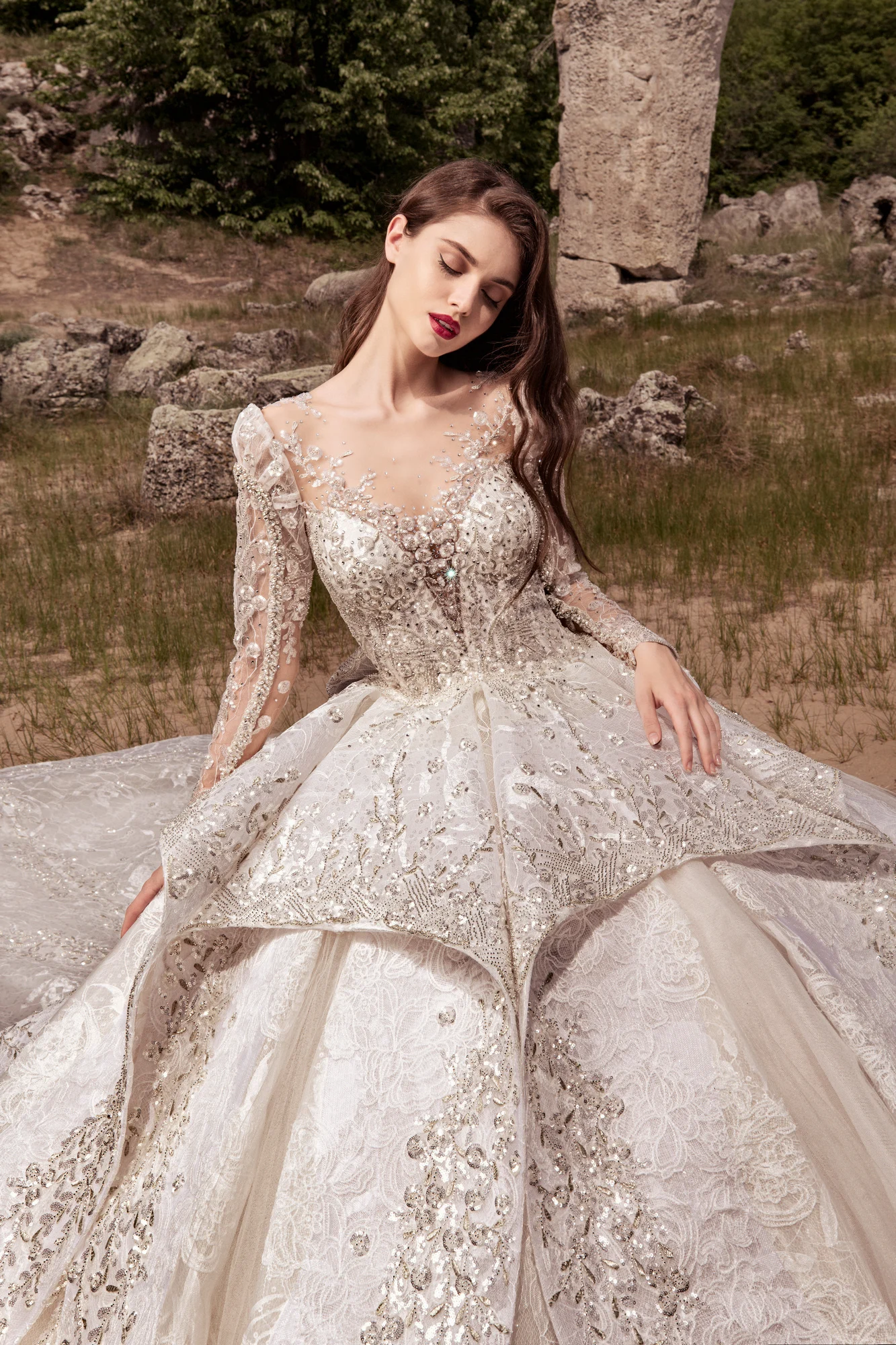 Design Lace Ball Gown Wedding Dresses Long Sleeves Appliqued Beads Sequins Bridal Gowns Custom Made Sweep Train Vestido De Novia
Design Lace Ball Gown Wedding Dresses Long Sleeves Appliqued Beads Sequins Bridal Gowns Custom Made Sweep Train Vestido De Novia