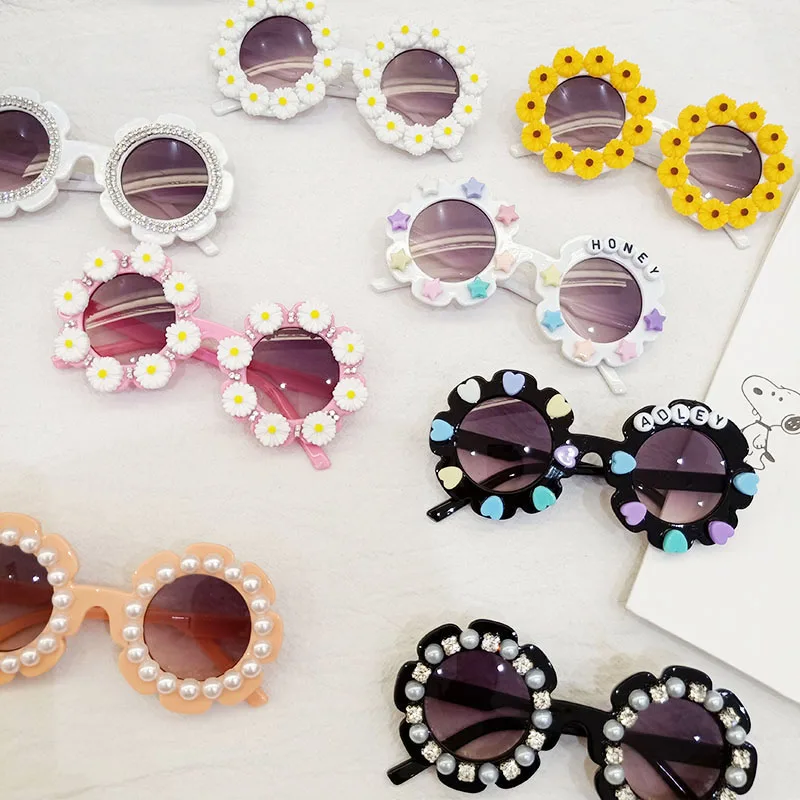 Children Sunglasses Crystal Diamond Handmade Round Eyewear UV400 Mirror Lens Flower Design Baby Girls Summer Sun Glasses
Children Sunglasses Crystal Diamond Handmade Round Eyewear UV400 Mirror Lens Flower Design Baby Girls Summer Sun Glasses