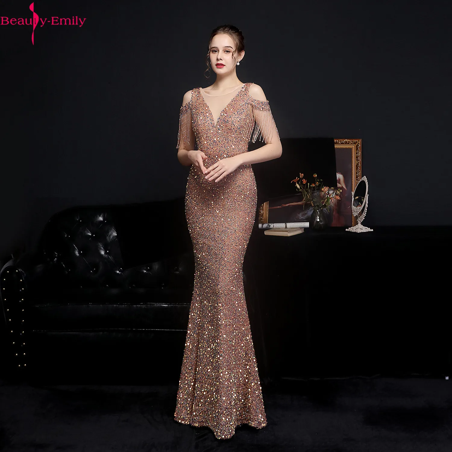 Romantic V Neck Sleeveless Women Mermaid Evening Dress Long 2021 Luxurious Sequined Zipper Back Party Dress 5 Colors with Tassel
Romantic V Neck Sleeveless Women Mermaid Evening Dress Long 2021 Luxurious Sequined Zipper Back Party Dress 5 Colors with Tassel