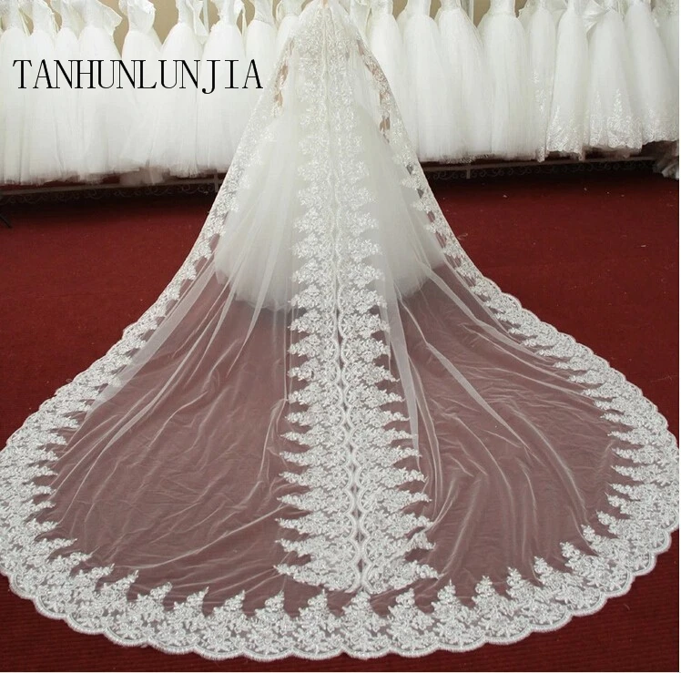 New pattern Cathedral Length Bridal Veil Lace Veil Wide Veil 1 Layer Wedding Veil Metal Comb Real Photo
New pattern Cathedral Length Bridal Veil Lace Veil Wide Veil 1 Layer Wedding Veil Metal Comb Real Photo