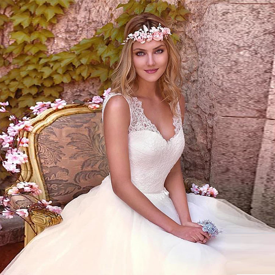 Elegant Princess Lace V-Neck Wedding Dresses Sleeveless Floor Length Bridal Gowns Robe De Mariee Custom Made
Elegant Princess Lace V-Neck Wedding Dresses Sleeveless Floor Length Bridal Gowns Robe De Mariee Custom Made
