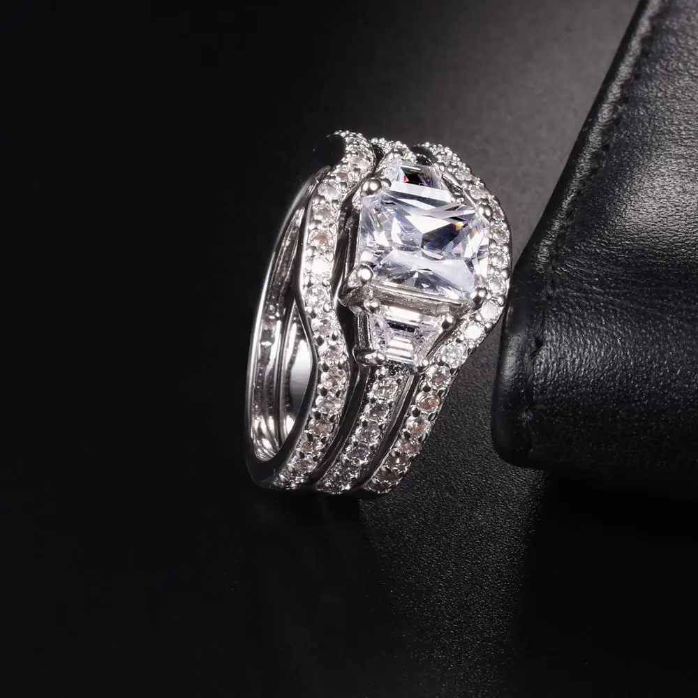 Luxury Three-stone Simulated Diamond rings sets Jewelry 3-in-1 vintage 14KT White gold Plated Wedding Bride Rings for Women
Luxury Three-stone Simulated Diamond rings sets Jewelry 3-in-1 vintage 14KT White gold Plated Wedding Bride Rings for Women