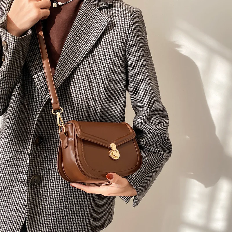 Genuine Leather Women's Crossbody Bag Vintage Winter Solid Color Messenger Bag Fashion Saddle Shoulder Bags Clothing Accesories
Genuine Leather Women's Crossbody Bag Vintage Winter Solid Color Messenger Bag Fashion Saddle Shoulder Bags Clothing Accesories