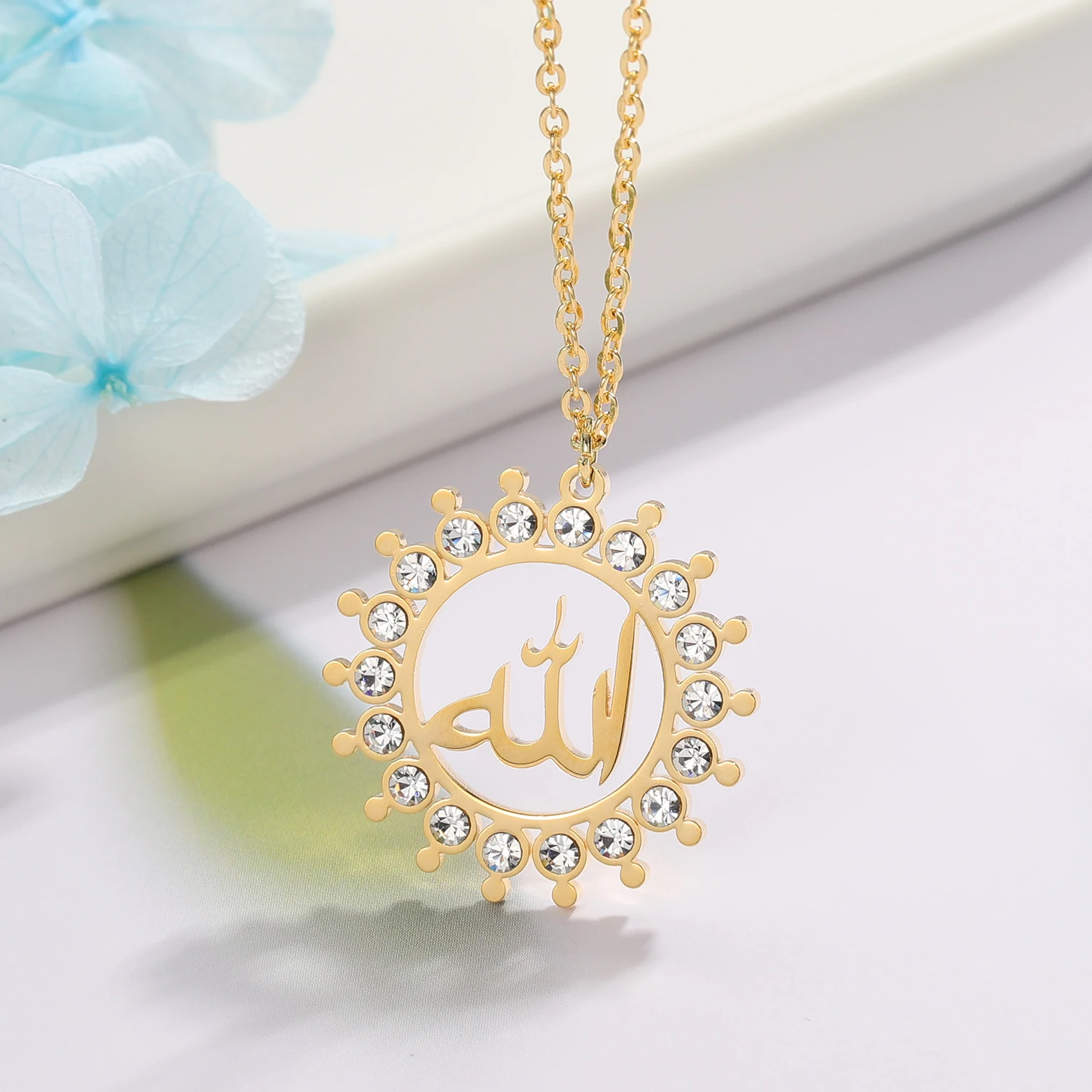 Gold Allah Pendant Necklaces For Women Hip Hop Iced Out Round Allah Necklace Stainless Steel Islam Muslim Arabic Prayer Jewelry
Gold Allah Pendant Necklaces For Women Hip Hop Iced Out Round Allah Necklace Stainless Steel Islam Muslim Arabic Prayer Jewelry