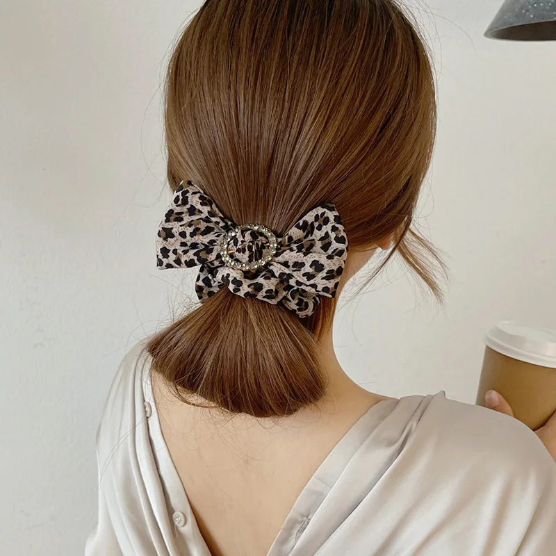 1 Pcs Snake Bow Stretch Ponytail Leopard Print Hair Ties Elastic Scrunchies Adjustable Hair Ring Hair Rope Headwear accessories
1 Pcs Snake Bow Stretch Ponytail Leopard Print Hair Ties Elastic Scrunchies Adjustable Hair Ring Hair Rope Headwear accessories