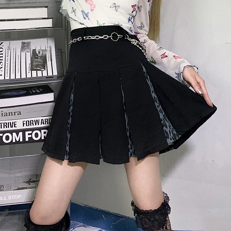Summer New Streetwear Harajuku Diablo Style Women Skirt Vintage Leopard Splicing Design High Waist Pleated A-Line Mini Skirt
Summer New Streetwear Harajuku Diablo Style Women Skirt Vintage Leopard Splicing Design High Waist Pleated A-Line Mini Skirt