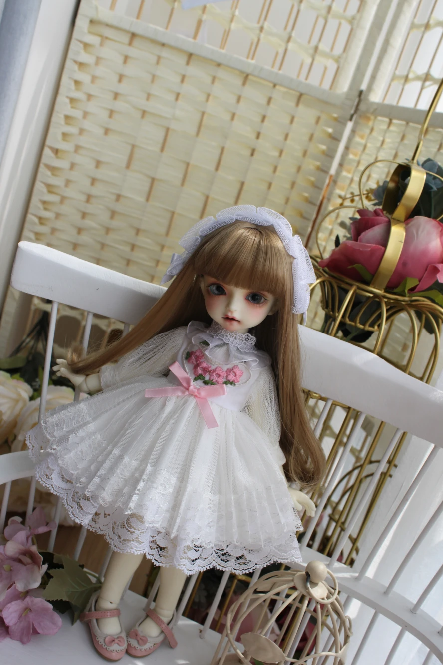 BJD Doll dress suitable for 1-4 1-6 size fashionable white dress headgear doll accessories
BJD Doll dress suitable for 1-4 1-6 size fashionable white dress headgear doll accessories