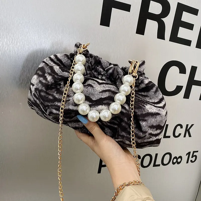 Tiger Pattern/Zebra Pattern/Leopard Pattern Small Shoulder Bags For Women 2021 Sexy Nightclub Crossbody Bag Pearl Chain Hobos
Tiger Pattern/Zebra Pattern/Leopard Pattern Small Shoulder Bags For Women 2021 Sexy Nightclub Crossbody Bag Pearl Chain Hobos