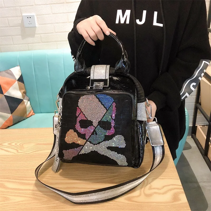 Rhinestone bag 2020 new high-end backpack fashion trend one-shoulder female bag messenger bag hot rhinestone backpack female
Rhinestone bag 2020 new high-end backpack fashion trend one-shoulder female bag messenger bag hot rhinestone backpack female