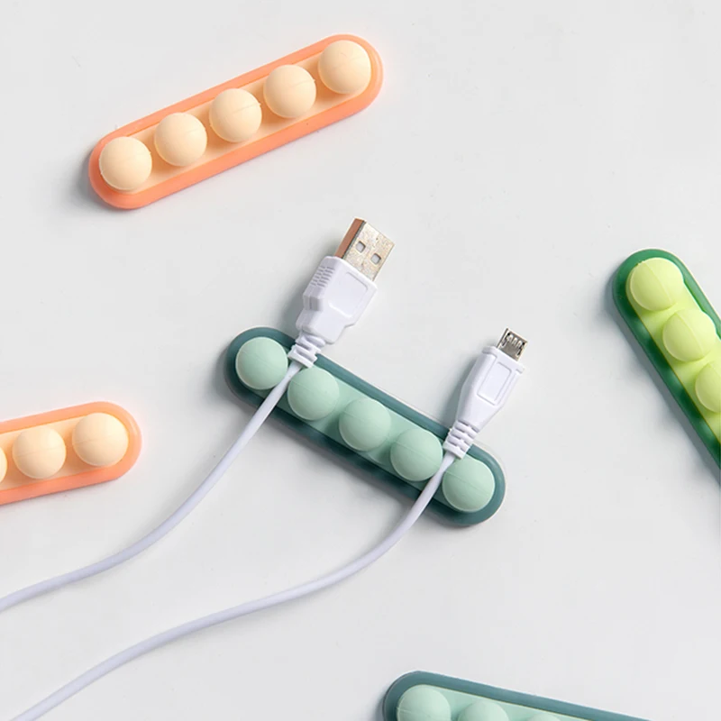 5 Pcs Desktop cable organizer storage data cable charging cable headset fixed buckle desk storage
5 Pcs Desktop cable organizer storage data cable charging cable headset fixed buckle desk storage