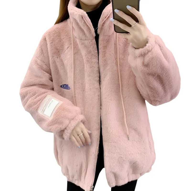 Winter High Street New Product High Quality Women Coat Faux Fur Harajuku Letters Zipper Pink Patch Keep Warm Clothes Female 2021
Winter High Street New Product High Quality Women Coat Faux Fur Harajuku Letters Zipper Pink Patch Keep Warm Clothes Female 2021