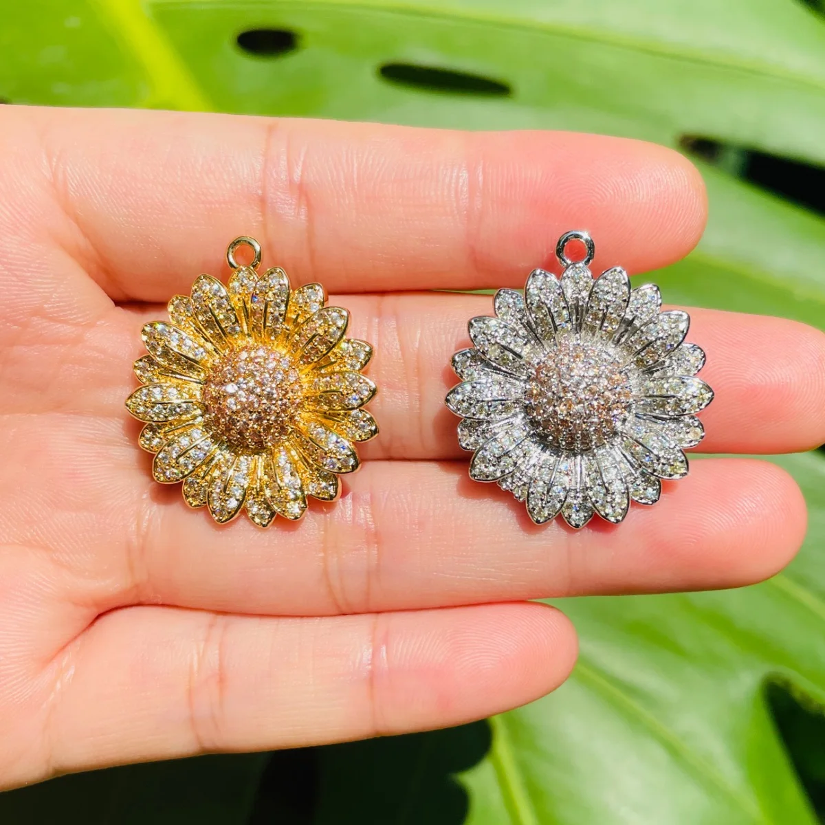 5pcs Sunflower Charms Women Bracelet Making Bling Champion Gold-Plated Pendants Necklace Design Cubic Zirconia Jewelry Accessory
5pcs Sunflower Charms Women Bracelet Making Bling Champion Gold-Plated Pendants Necklace Design Cubic Zirconia Jewelry Accessory