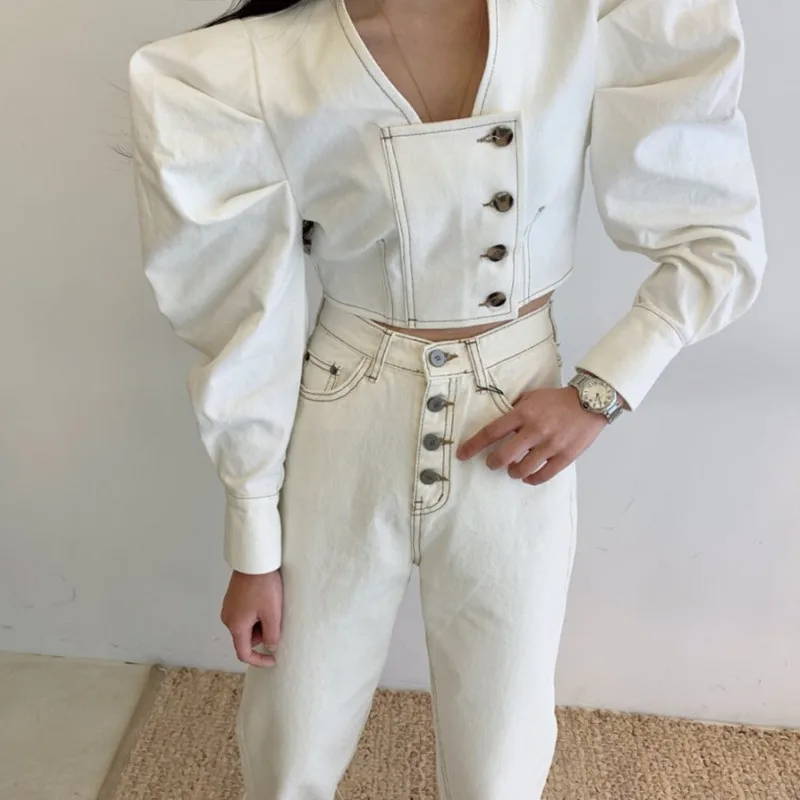 YUZACDWX 2021 Fashion Women's Single-Breasted Shirt Female Designer Puff Sleeve Turn-Down Collar Spring Women Shirt Vintage
YUZACDWX 2021 Fashion Women's Single-Breasted Shirt Female Designer Puff Sleeve Turn-Down Collar Spring Women Shirt Vintage
